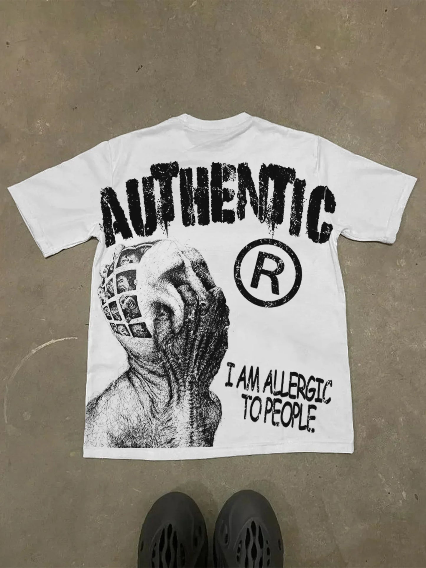 GRAPHIC TEES