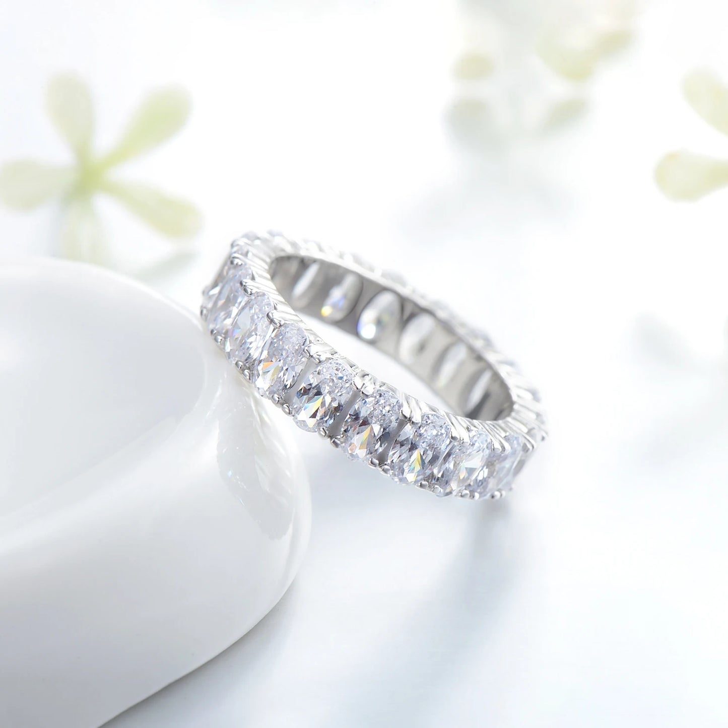 ICED LOOP RING
